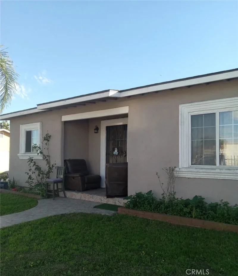 11820 168th St, Artesia, CA 90701