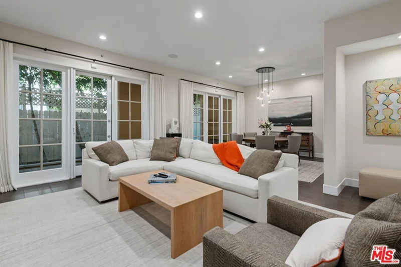 11500 San Vicente Boulevard 216, Los Angeles, CA 90049