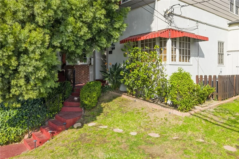 Photo 2 of 3136 Griffith Park Boulevard