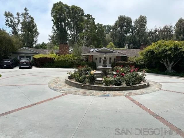 Photo 2 of 17 Eastfield Dr
