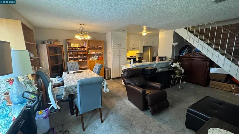 Photo 2 of 2122 Peppertree Way 2