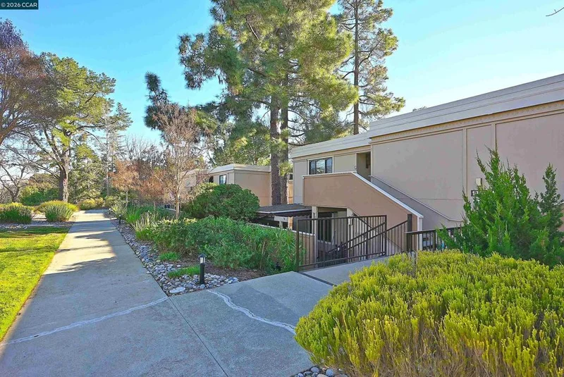 1857 Golden Rain Rd 1, Walnut Creek, CA 94595