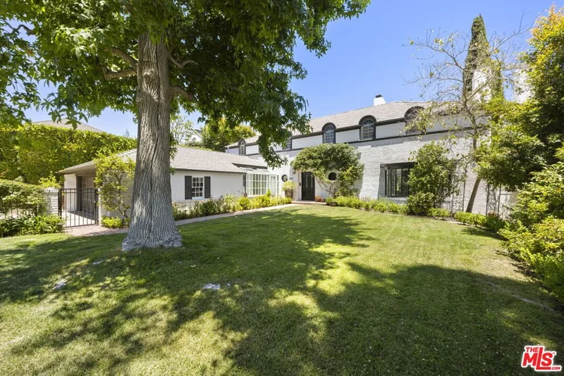 850 Birchwood Drive, Los Angeles, CA 90024