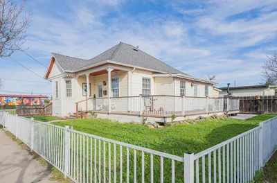 615 Monterey Street photo 2