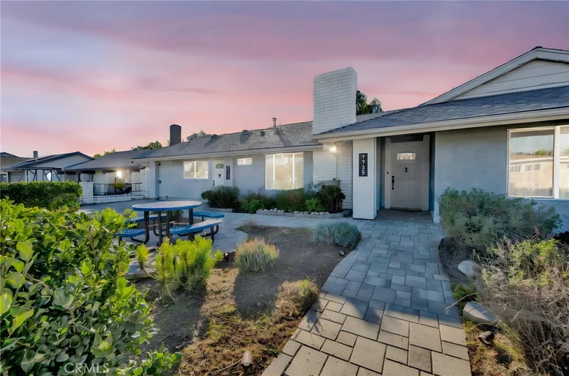 7735 7733 Babcock Avenue, North Hollywood, CA 91605