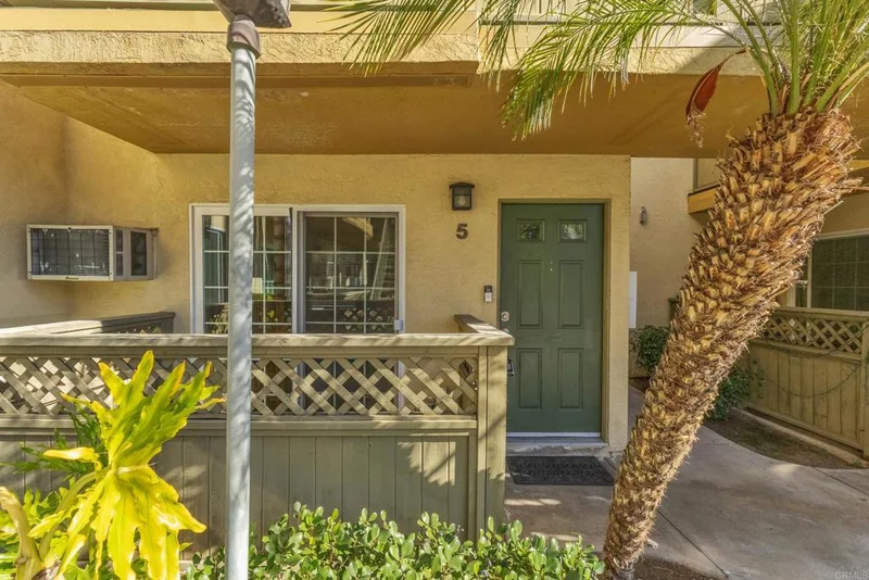 453 Graves Ave 5, El Cajon, CA 92020
