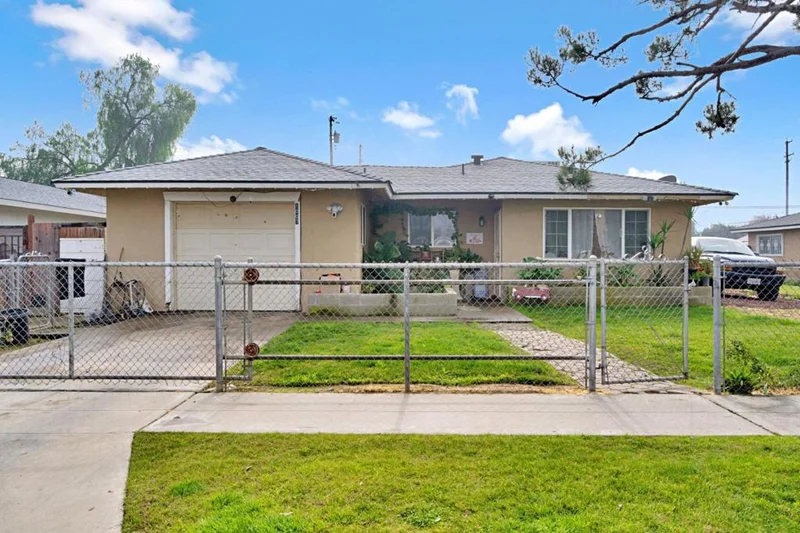 1007 Woodward, Fresno, CA 93706