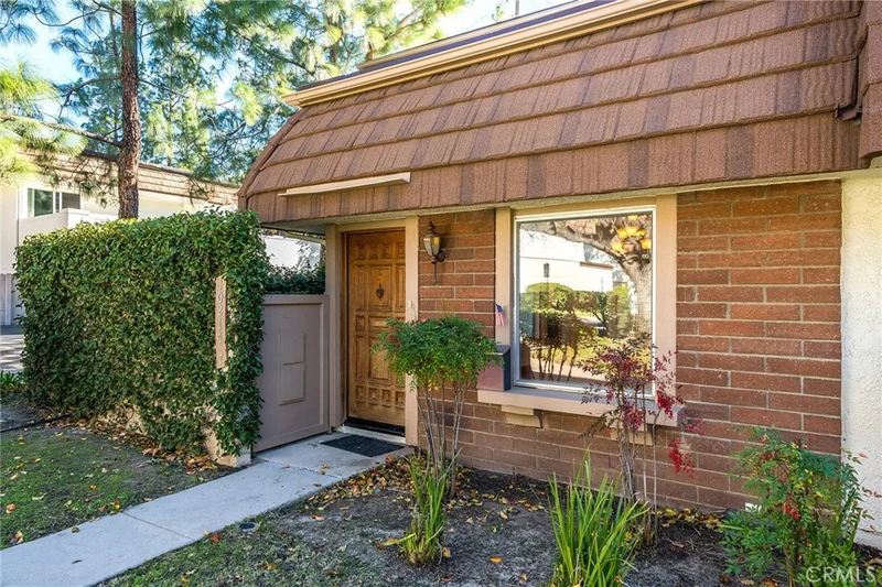 10214 Larwin Ave 7, Chatsworth, CA 91311