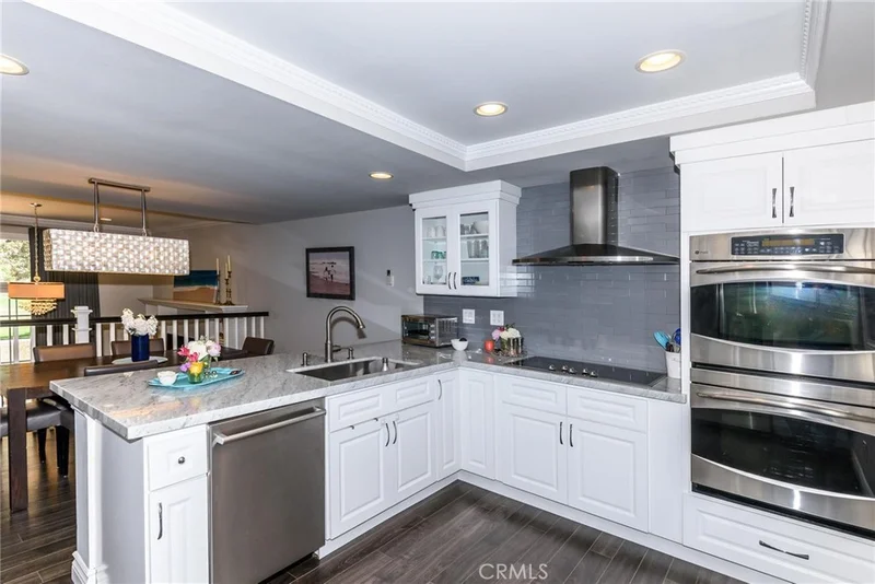 273 Valley, Hermosa Beach, CA 90254