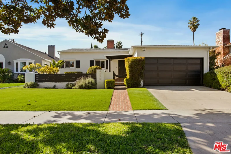 4135 S Victoria Avenue, View Park, CA 90008