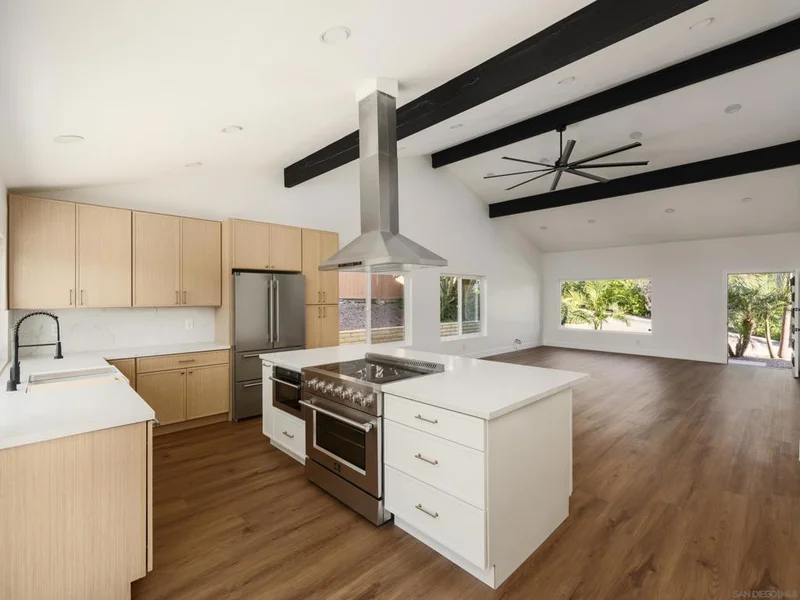 5522 Bloch St, San Diego, CA 92122