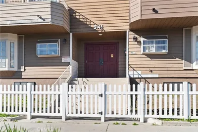 941 Elm 16 photo 2