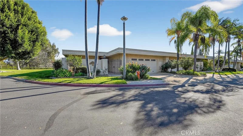 5596 Vista Del Mando S A, Laguna Woods, CA 92637