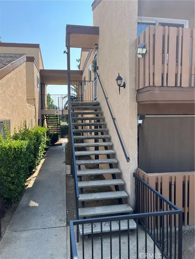 1051 Rock Springs 241 photo 2