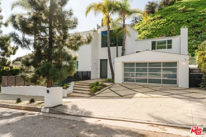 1257 Bienveneda, Pacific Palisades, CA 90272