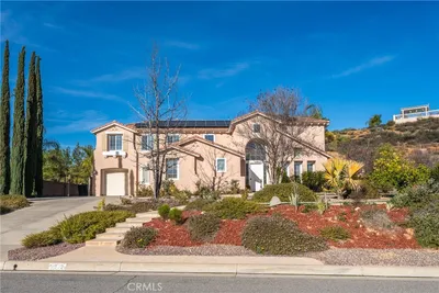 952 Creek View photo 2