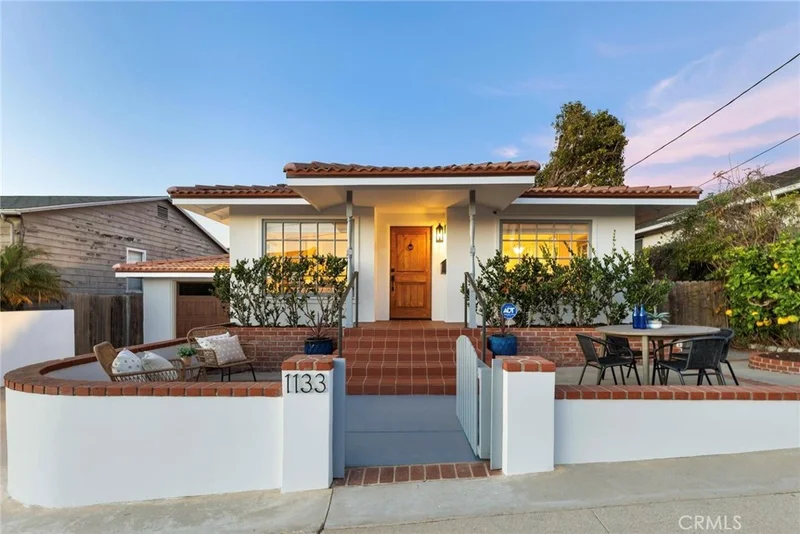 1133 8th Street, Hermosa Beach, CA 90254