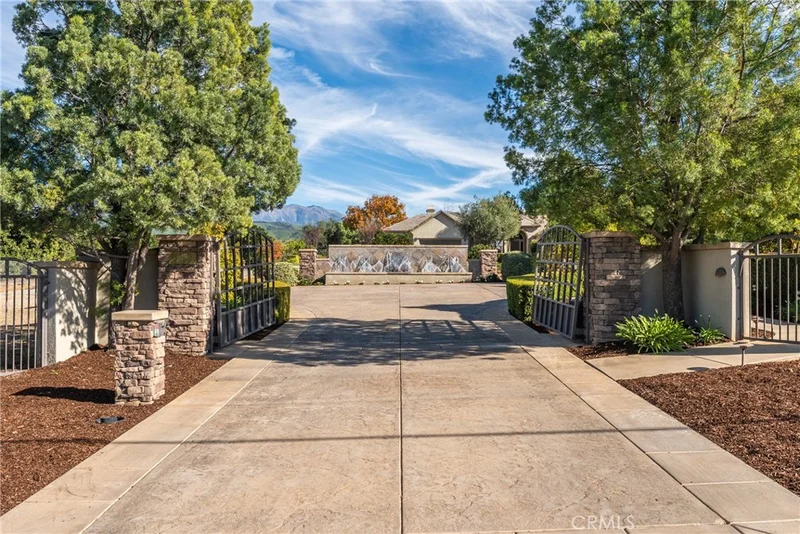 11489 Walnut Street, Redlands, CA 92374