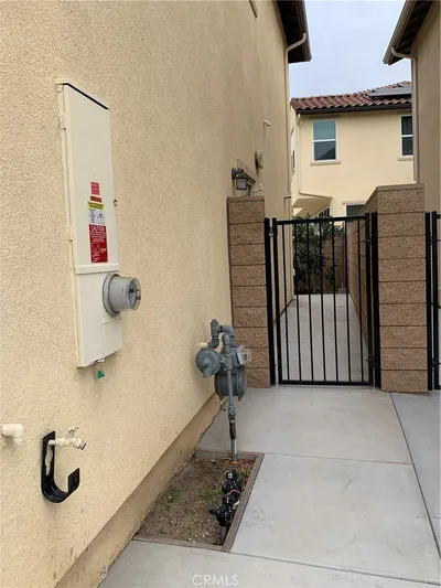 908 Werly Dr photo 2
