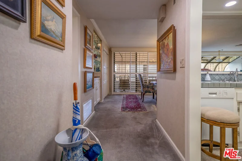 880 W 1st Street 506 photo 2