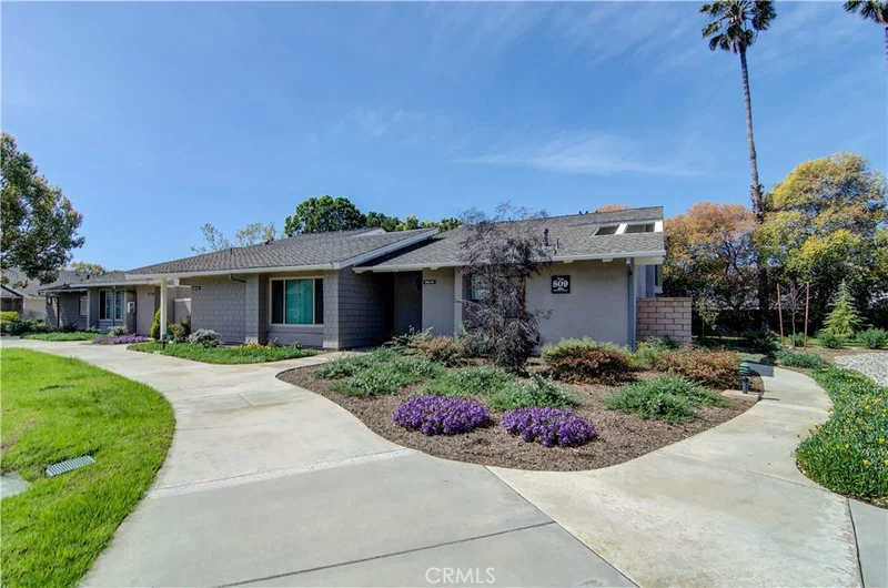 8566 Larkhall 809D, Huntington Beach, CA 92646
