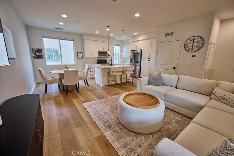 1128 Via Lucero, Oceanside, CA 92056