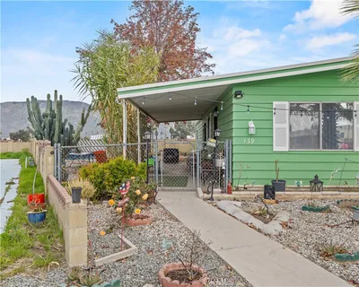 139 N Palomar photo 2
