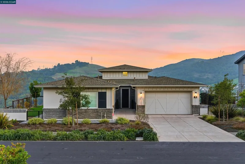 30 Fiddleneck Way, Orinda, CA 94563