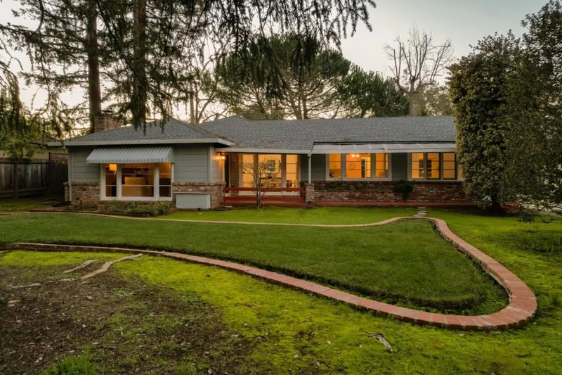 124 Osage Avenue, Los Altos, CA 94022