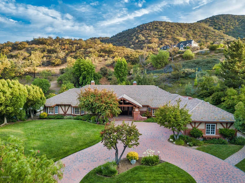 29338 Wagon Road, Agoura Hills, CA 91301
