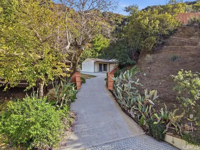 24300 Sylvan Glen photo 2
