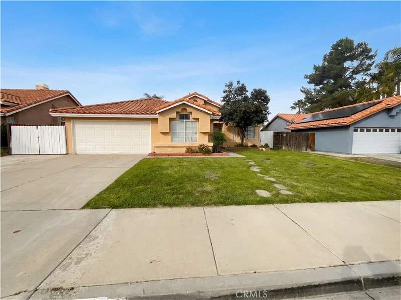 25311 Chicago, Hemet, CA 92544