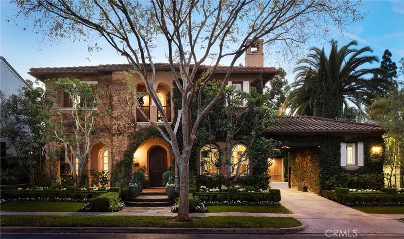 9 Boardwalk, Newport Beach, CA 92660