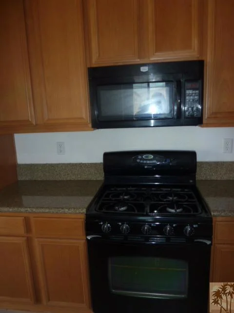 37185 Wakefield Street photo 2