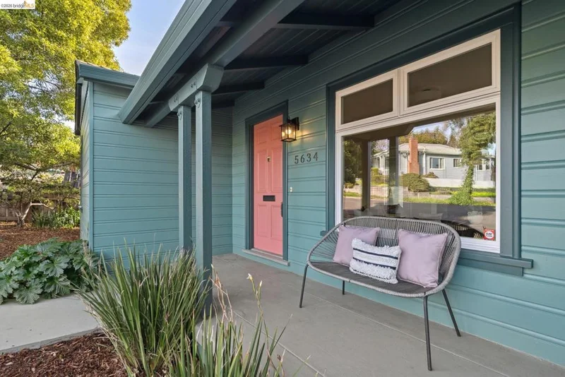 5634 Burlingame Ave, Richmond, CA 94804