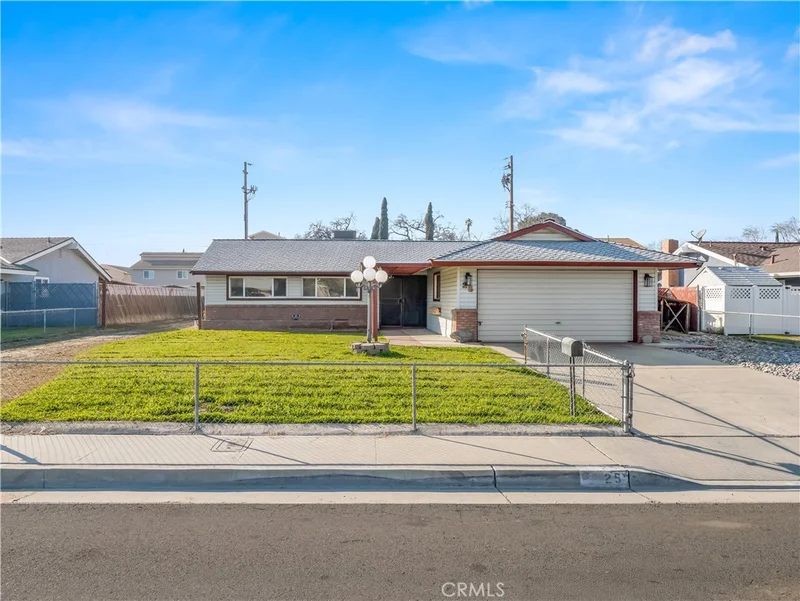 25 Linda, Lemoore, CA 93245