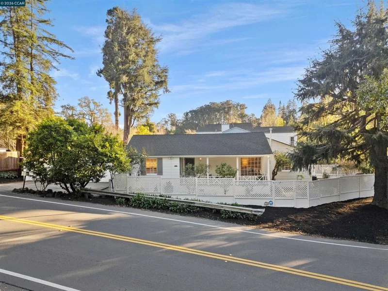 5450 Ascot Drive, Oakland, CA 94611