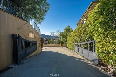 4430 Rosebank photo 2