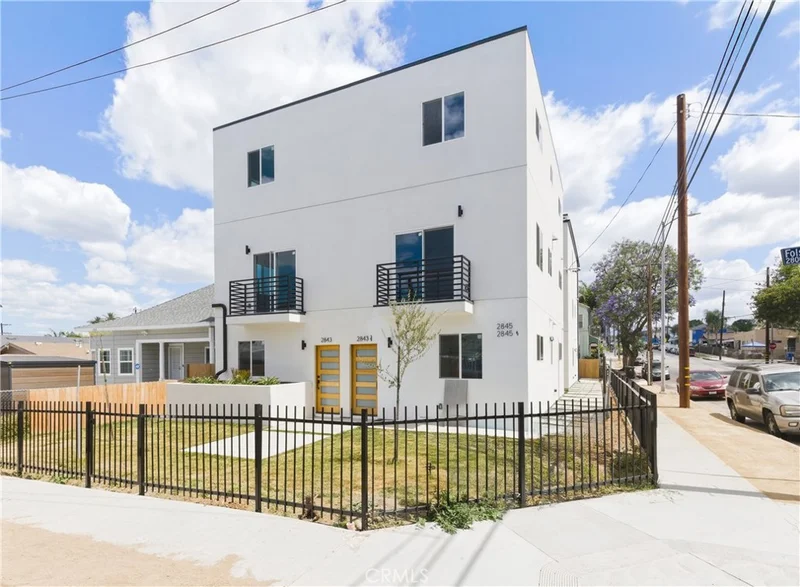 2843 Folsom