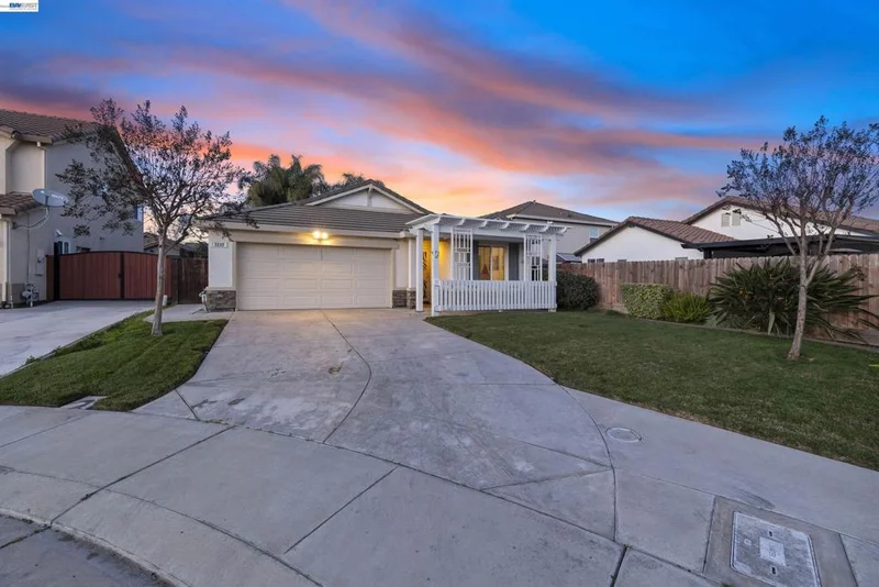 2237 Clock Tower Ct