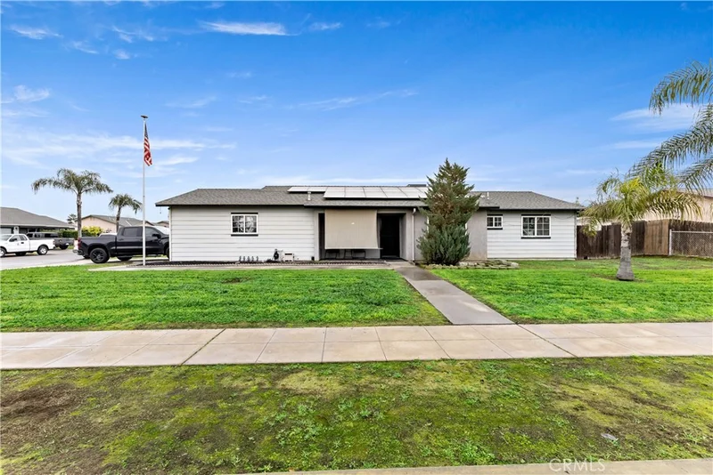 10635 E Stanton