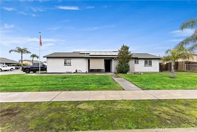 10635 E Stanton