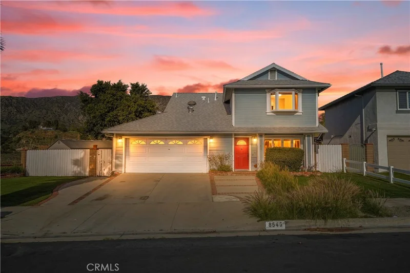 8545 Tujunga Valley, Sunland, CA 91040