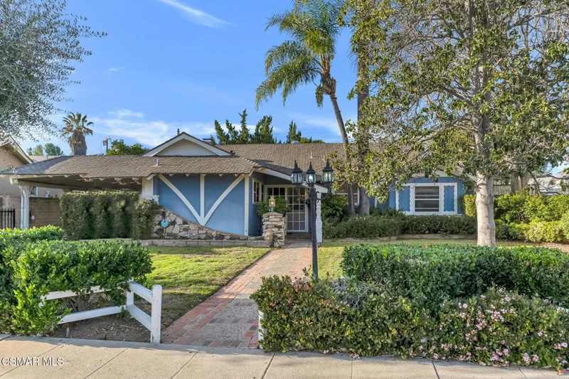 22923 Keswick Street, Canoga Park, CA 91304