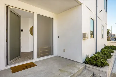 4405 Channel Place photo 2