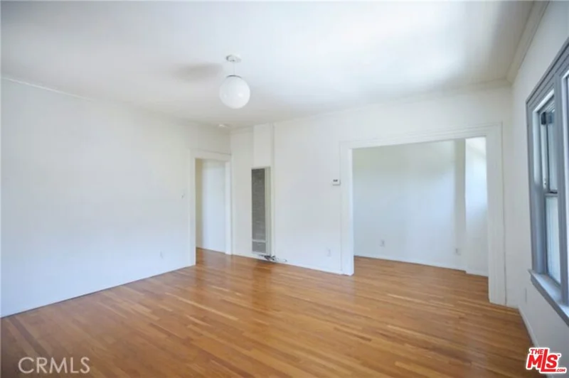 Photo 2 of 1275 N Wilton Place C