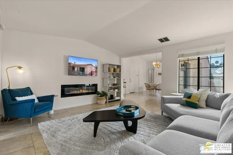 2701 E Mesquite Avenue A4, Palm Springs, CA 92264