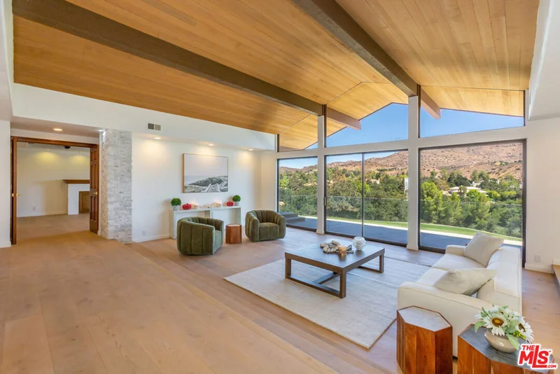 5109 Lakeview Canyon Road photo 2