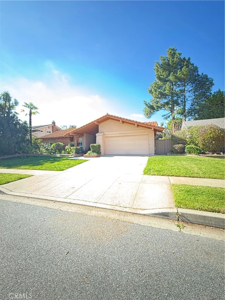 Photo 2 of 1279 Clayford Avenue