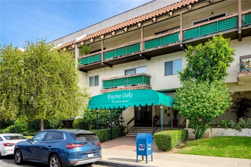 5460 White Oak G324, Encino, CA 91316